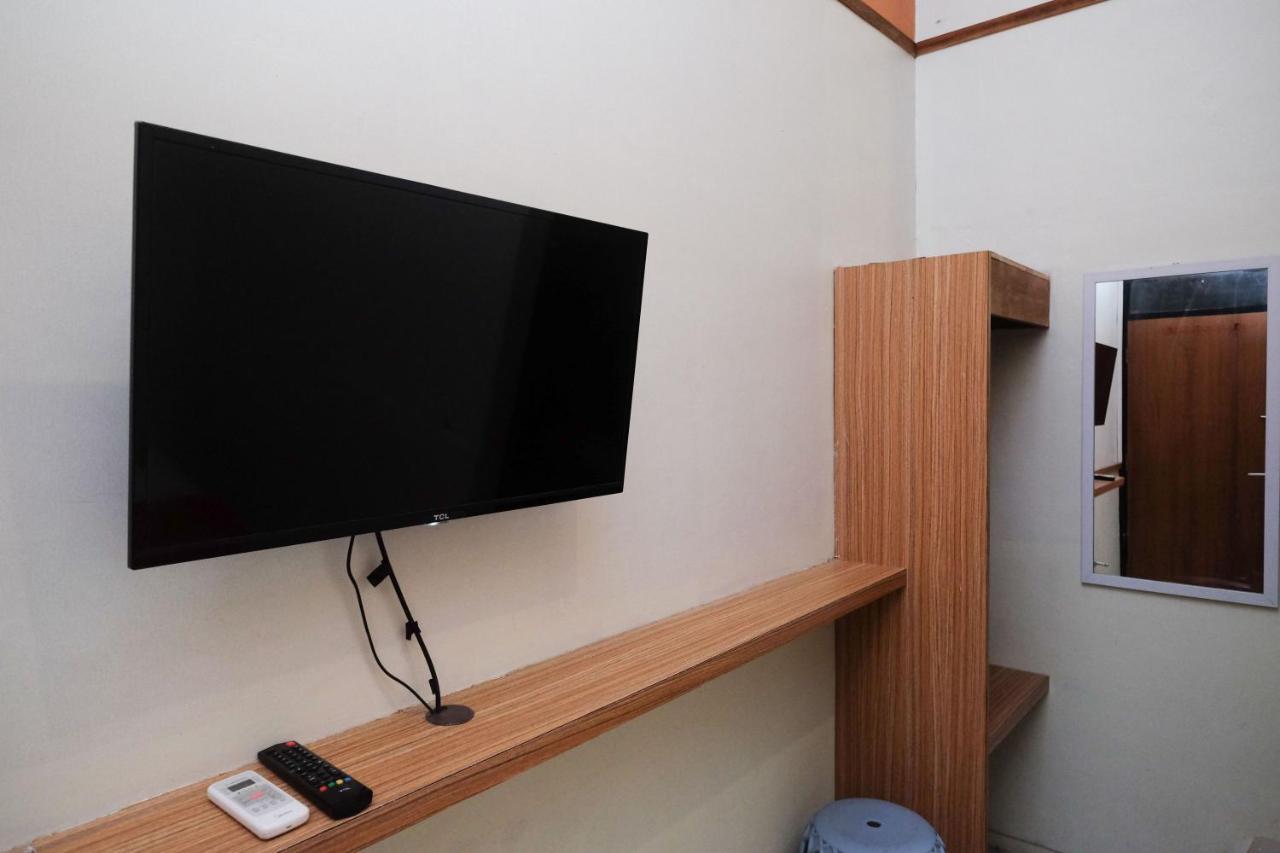 Reddoorz Near Lotte Mart Maguwoharjo Yogyakarta Hotel Ngoại thất bức ảnh