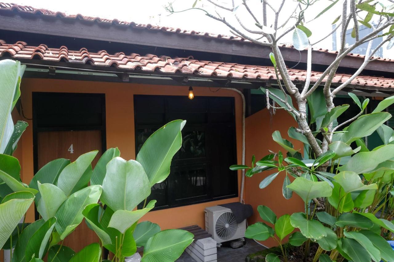 Reddoorz Near Lotte Mart Maguwoharjo Yogyakarta Hotel Ngoại thất bức ảnh