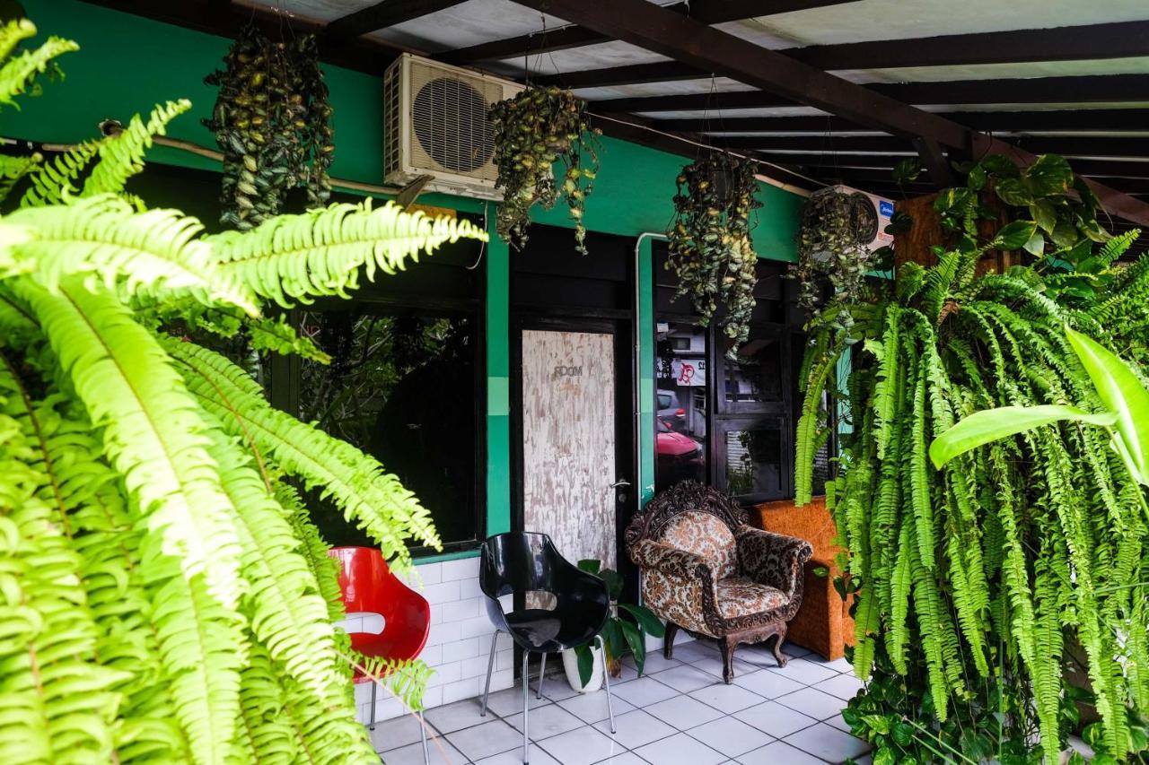 Reddoorz Near Lotte Mart Maguwoharjo Yogyakarta Hotel Ngoại thất bức ảnh